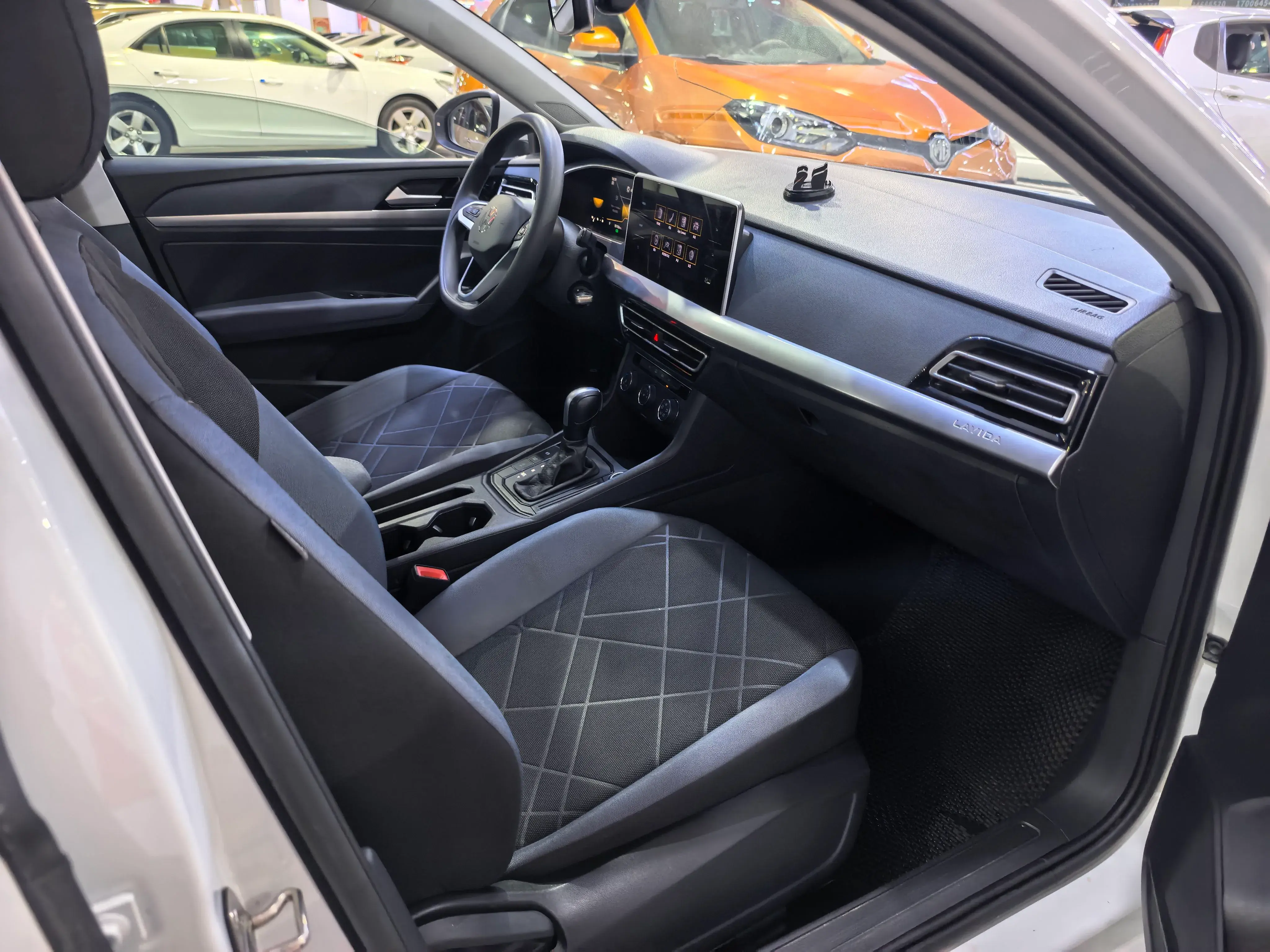 2023 VOLKSWAGEN LAVIDA thumbnail 3