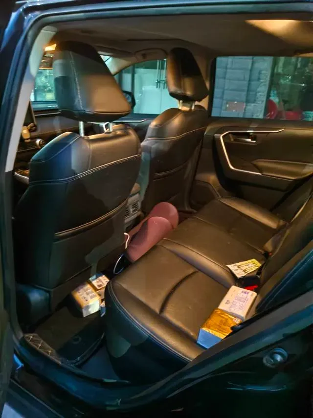 2021 Toyota RAV4 Hybird E+ 2.5L 180HP L4 E-CVT PHEV 15.984KWH,autocango,china used car exporter,china ev exporter,chinese used car exporter,chinese used ev exporter