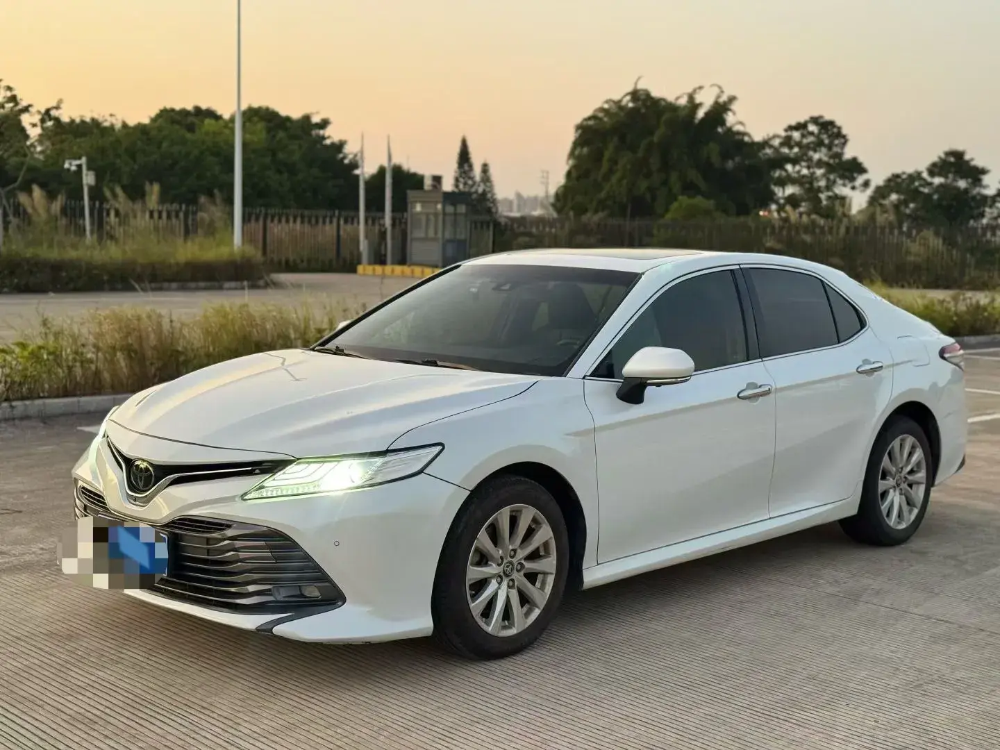 2019 TOYOTA CAMRY view 1