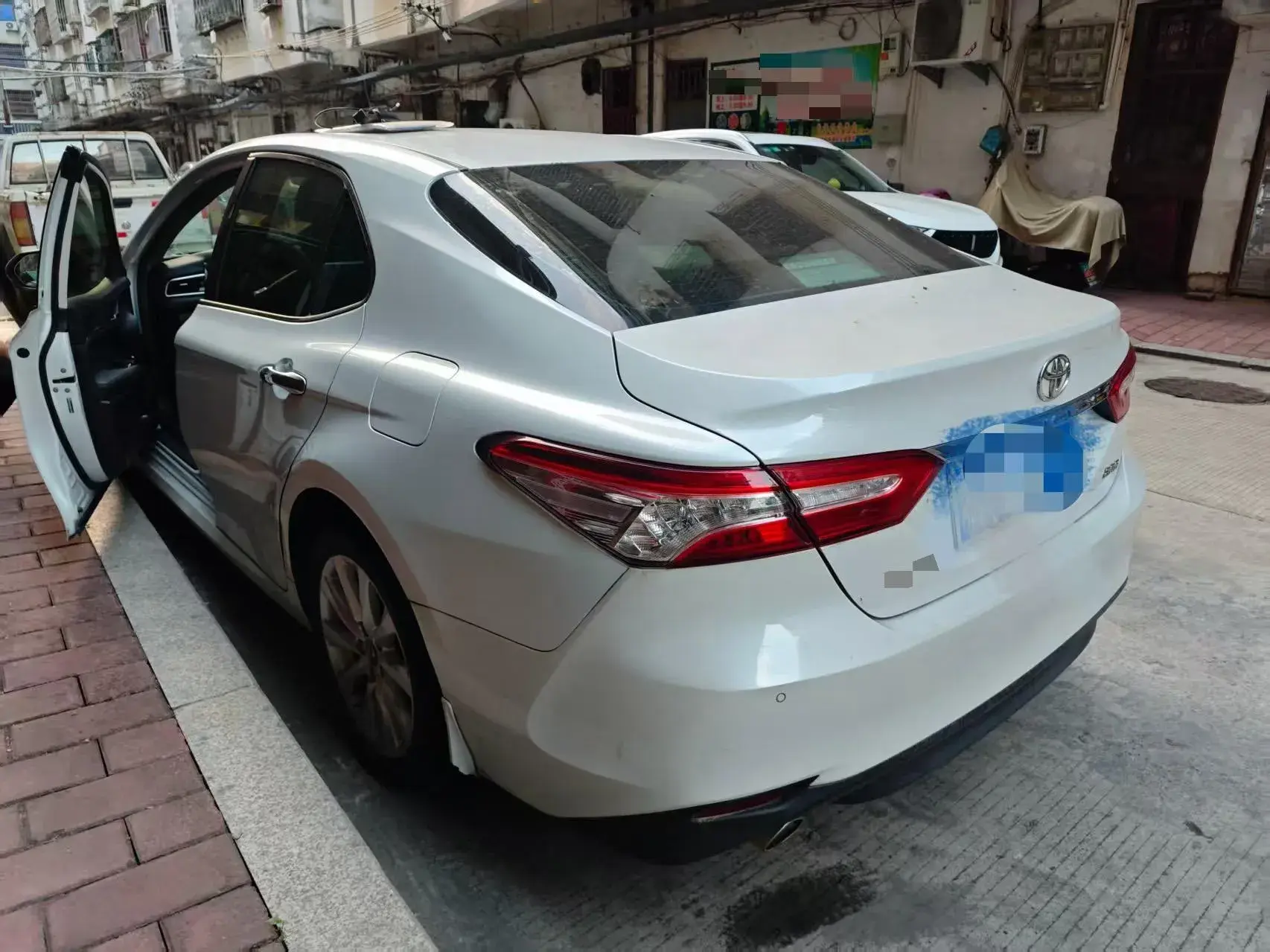 2019 TOYOTA CAMRY thumbnail 4