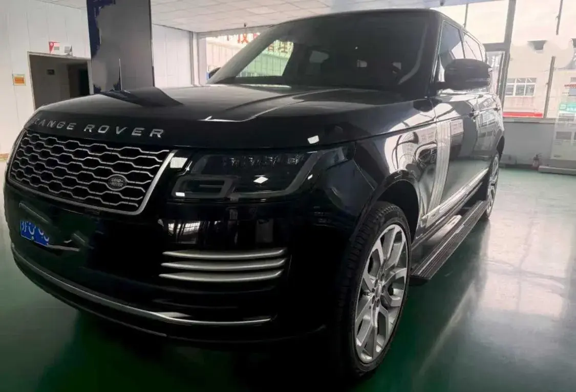 2021 LAND ROVER view 1