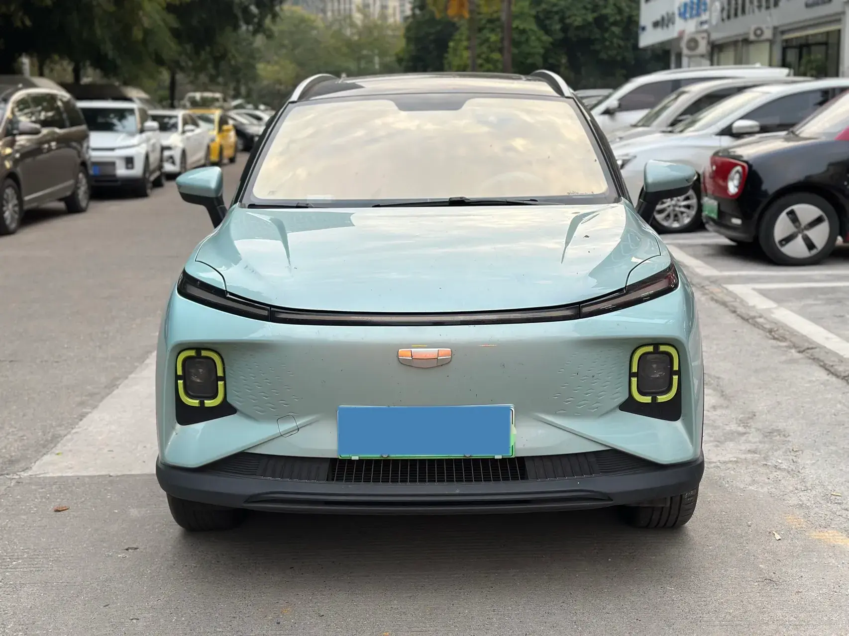 2023 GEOMETRY E thumbnail 2