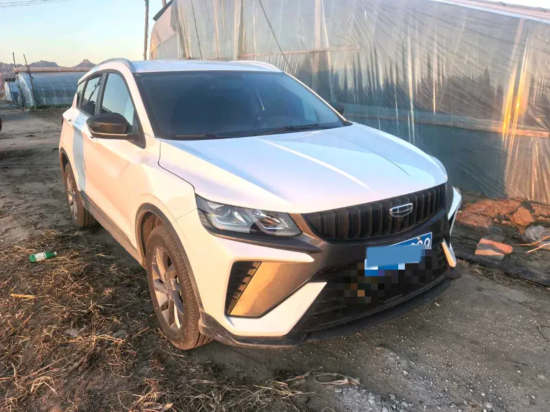 2024 GEELY COOLRAY thumbnail 3