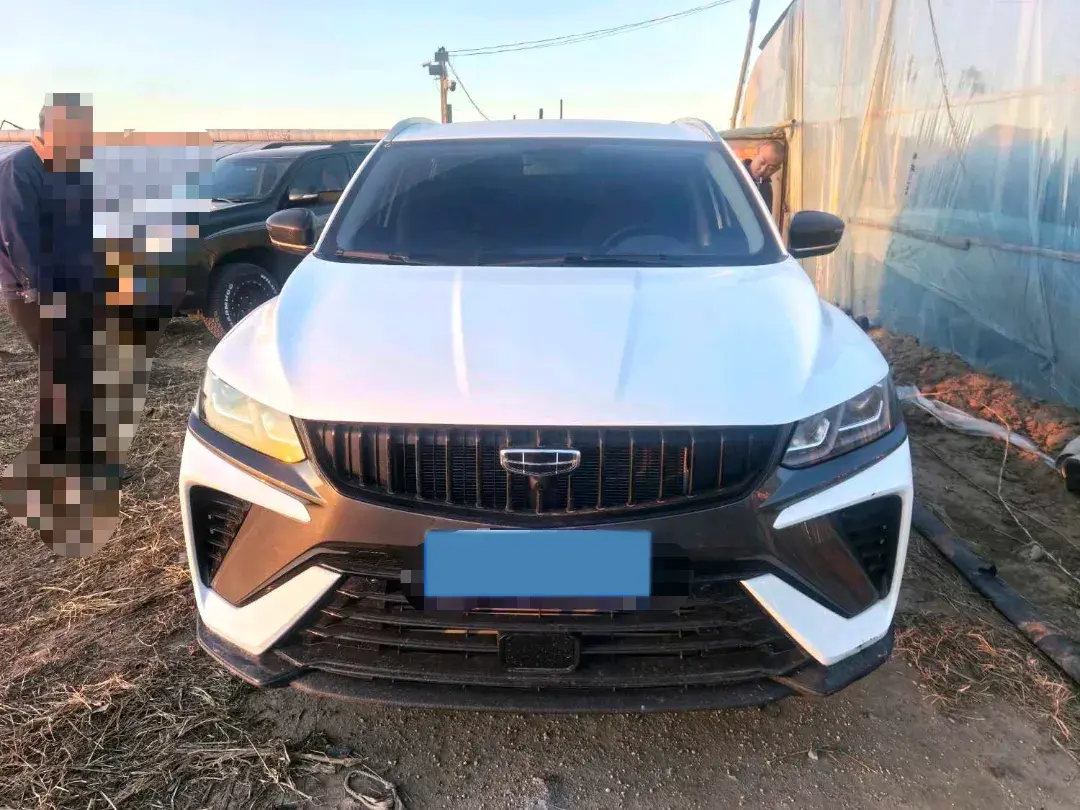 2024 GEELY COOLRAY thumbnail 2