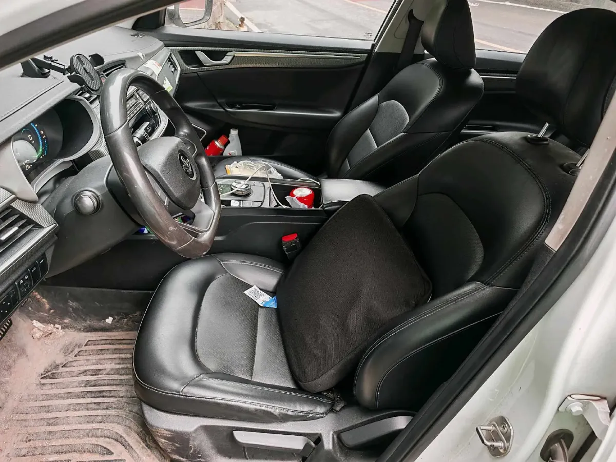 2022 Livan Maple 60s BEV 52.56KWH,autocango,china used car exporter,china ev exporter,chinese used car exporter,chinese used ev exporter