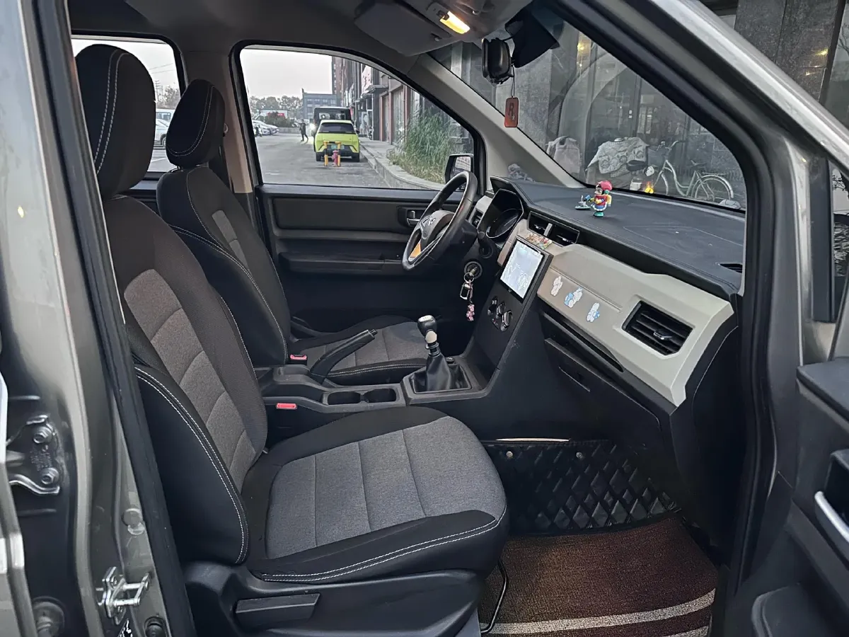 2019 WuLing HongGuang Plus 1.5T 147HP L4 6MT,autocango,china used car exporter,china ev exporter,chinese used car exporter,chinese used ev exporter