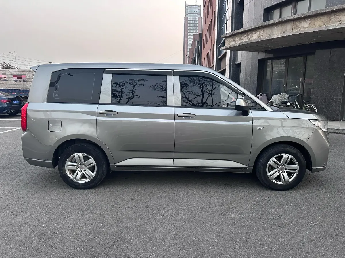 2019 WuLing HongGuang Plus 1.5T 147HP L4 6MT,autocango,china used car exporter,china ev exporter,chinese used car exporter,chinese used ev exporter