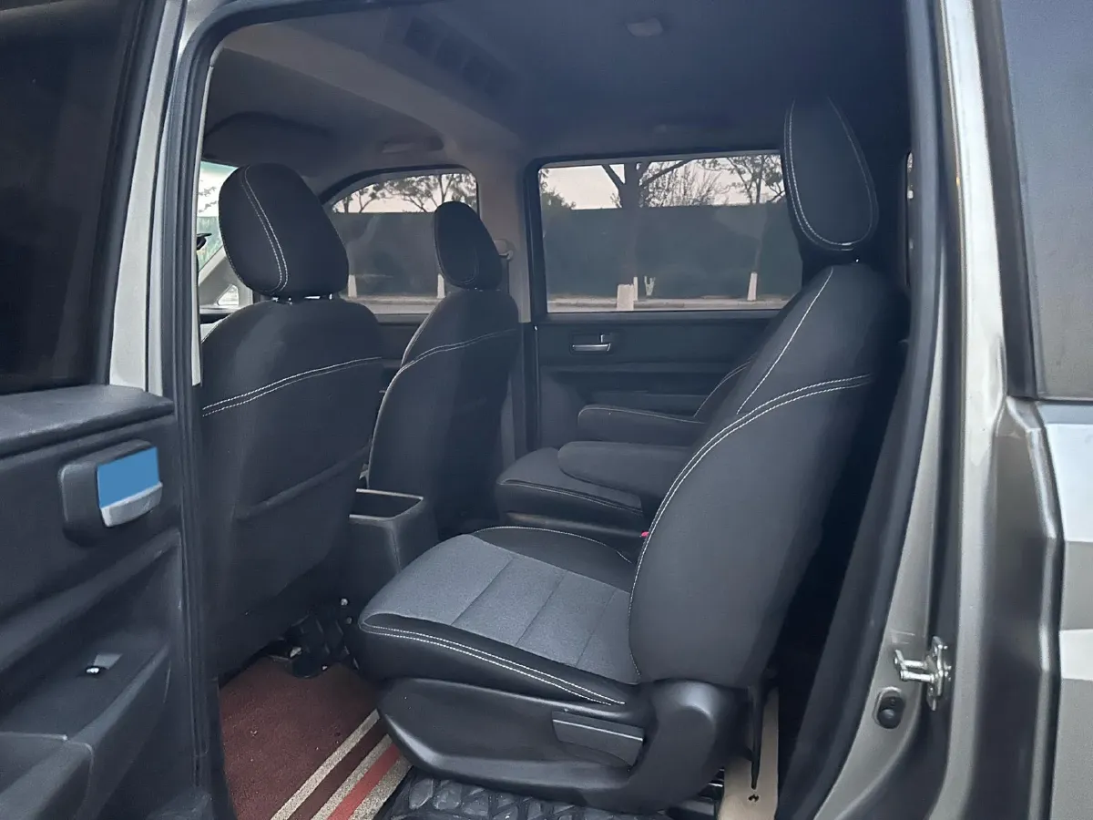 2019 WuLing HongGuang Plus 1.5T 147HP L4 6MT,autocango,china used car exporter,china ev exporter,chinese used car exporter,chinese used ev exporter