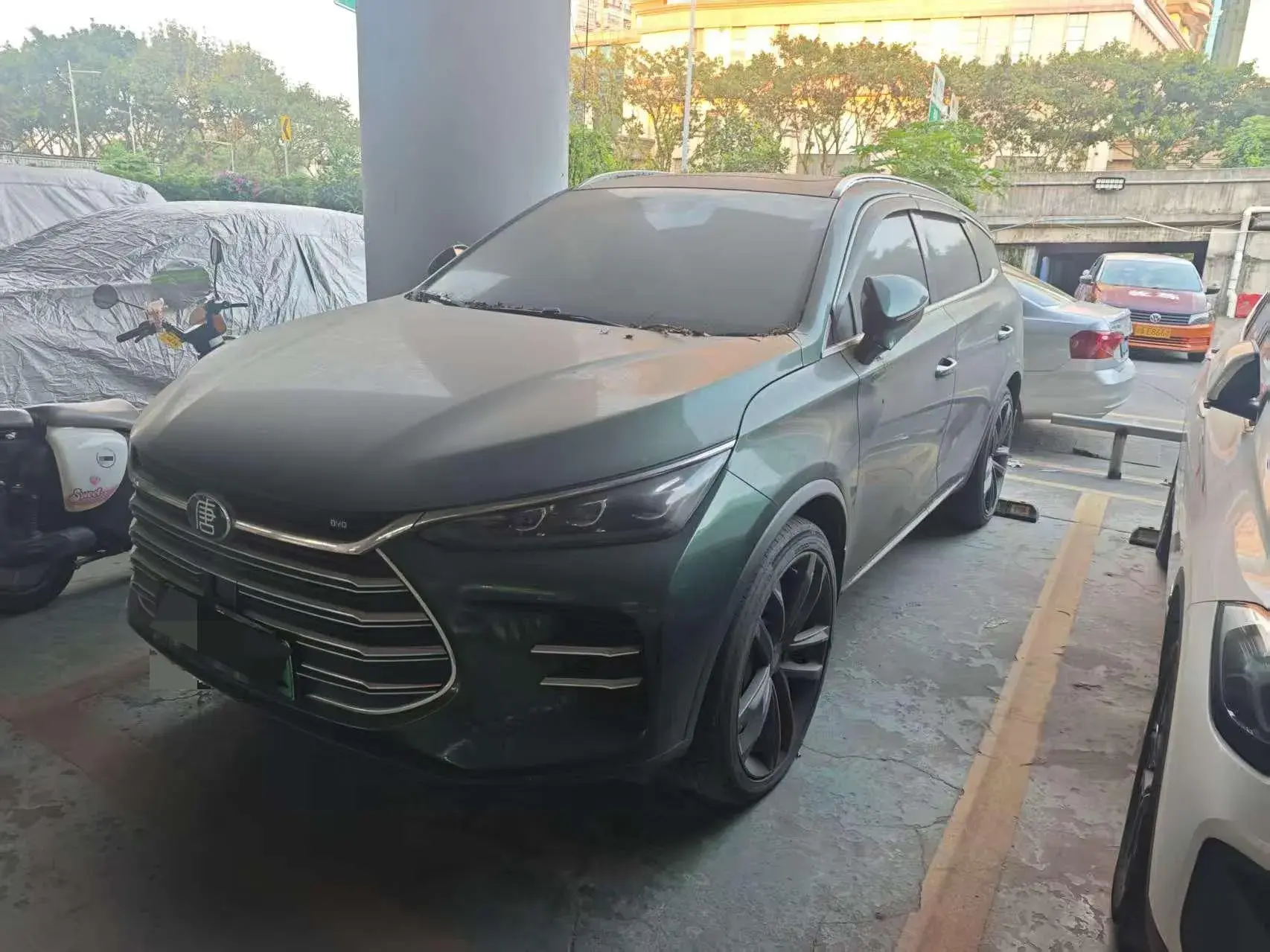 2018 BYD TANG view 1