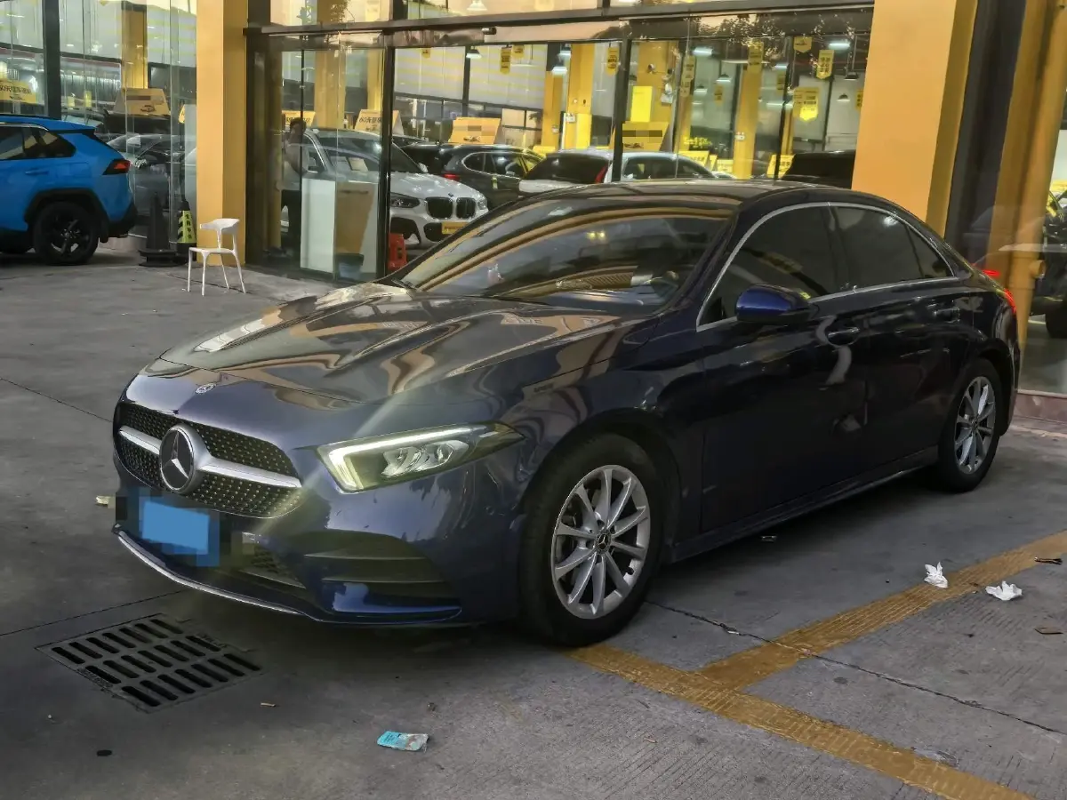 2020 Mercedes-Benz A Class 1.3T 163HP L4 7DCT