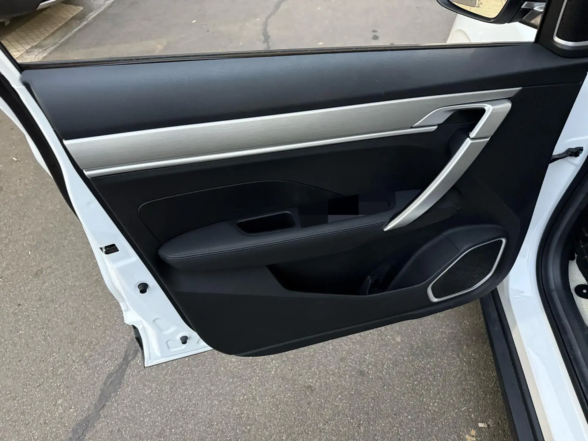 2025 GEELY COOLRAY thumbnail 3