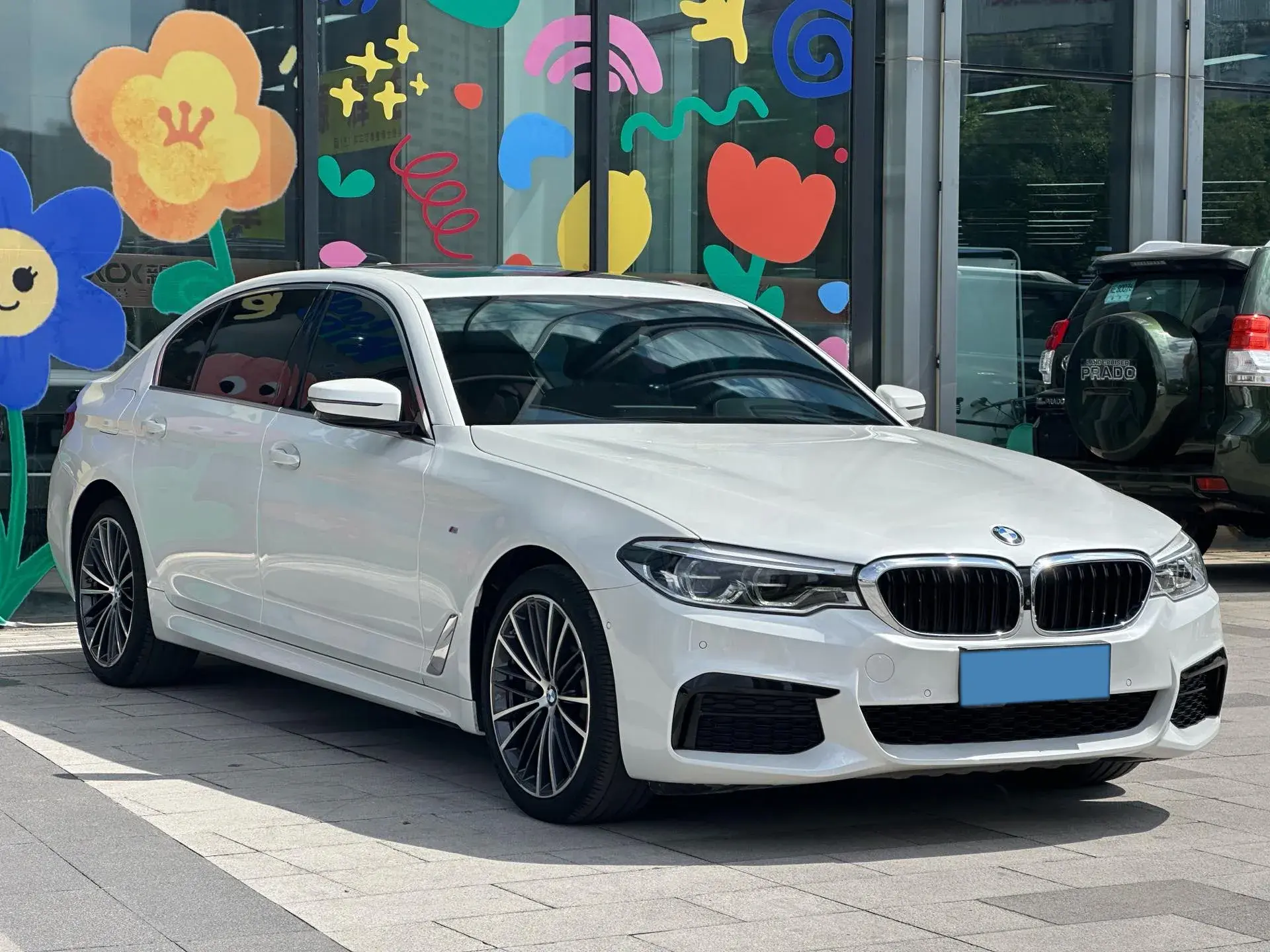 2020 BMW 5 thumbnail 2