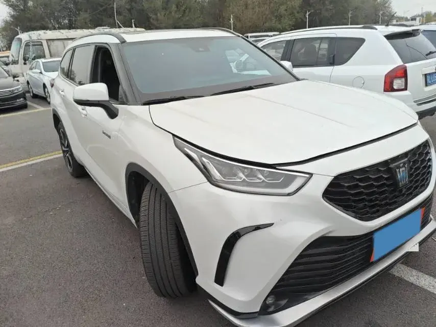 2021 TOYOTA CROWN thumbnail 2