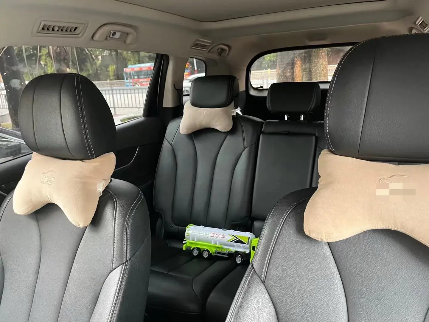 2017 BYD SONG thumbnail 2