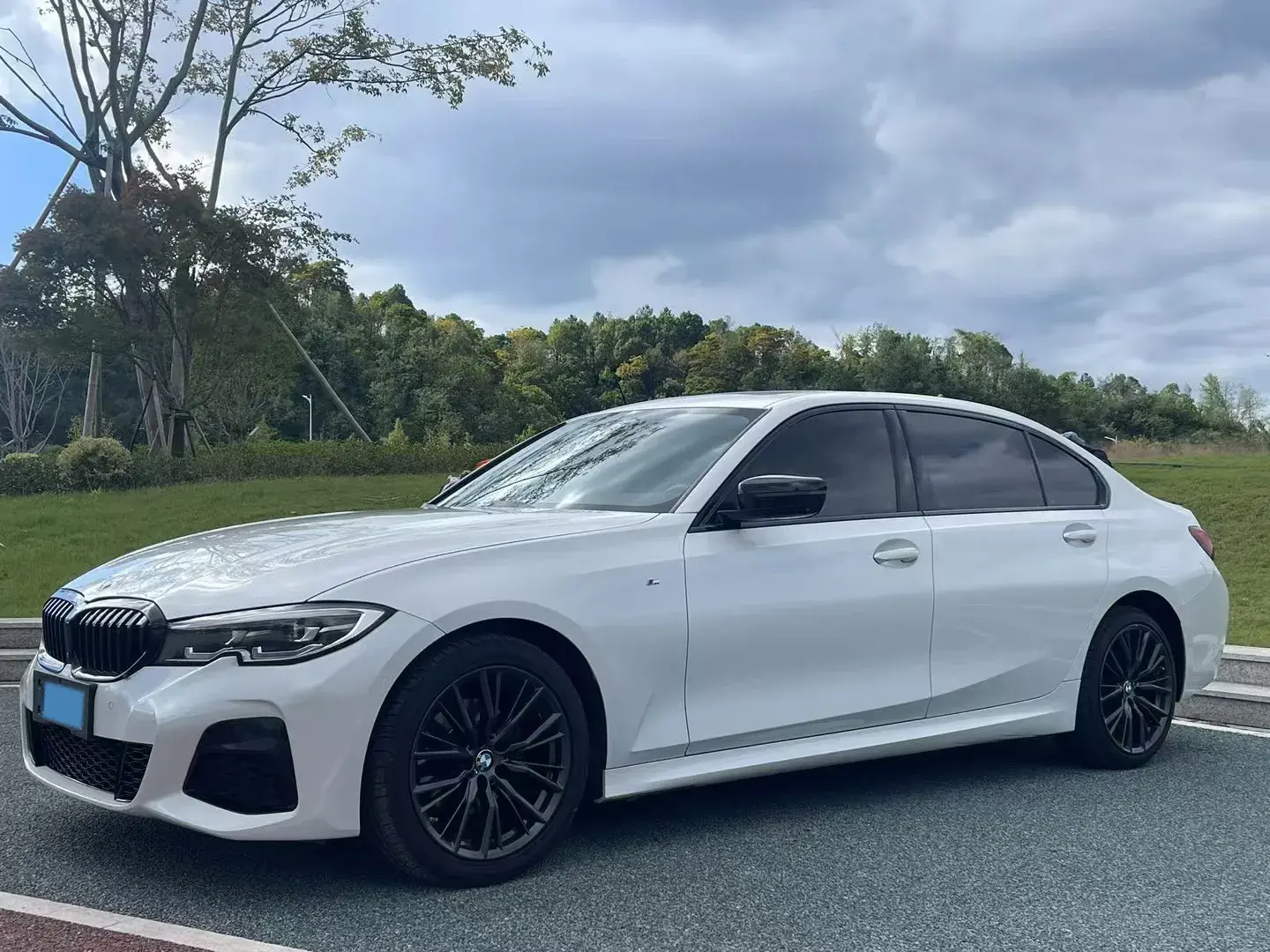 2021 BMW 3 view 1