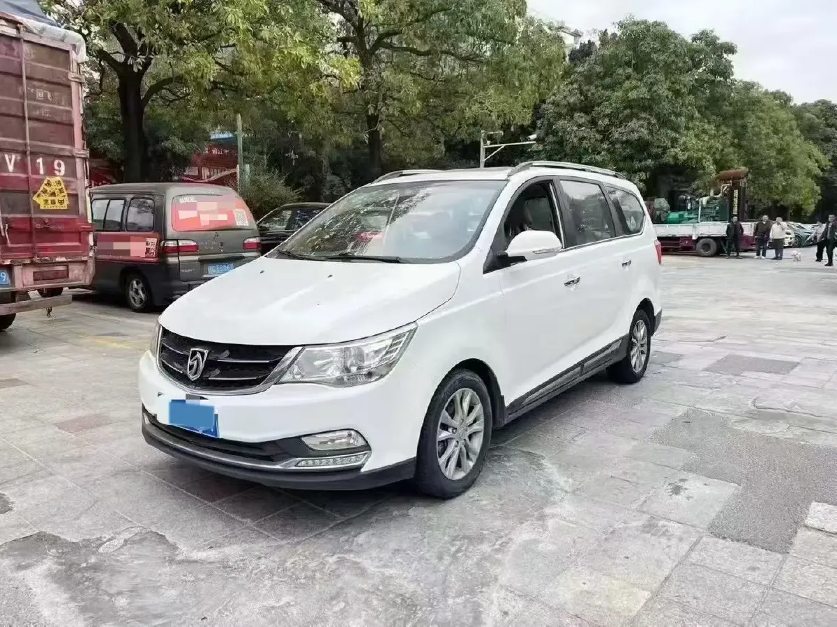 2016 BaoJun 730 1.5L 112HP L4 5MT