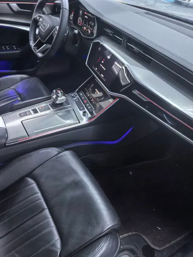 2021 Audi A6L 2.0T 190HP L4 7DCT,autocango,china used car exporter,china ev exporter,chinese used car exporter,chinese used ev exporter