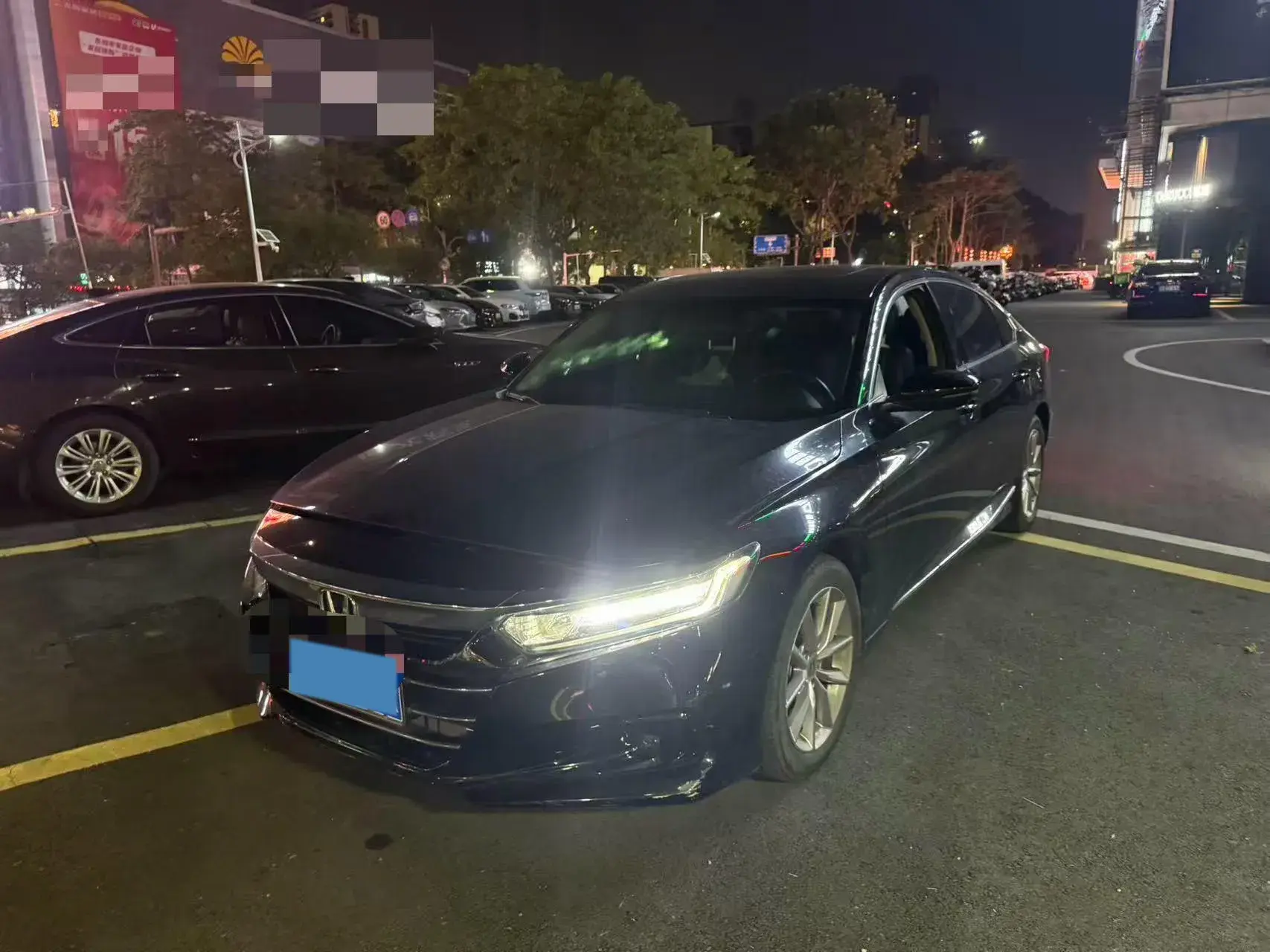 2022 HONDA ACCORD view 1