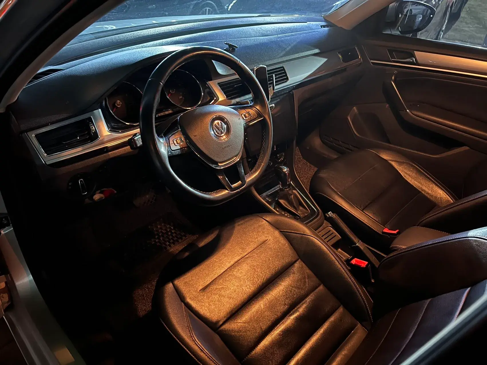 2018 VOLKSWAGEN BORA thumbnail 3