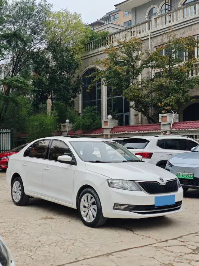 2019 SKODA RAPID thumbnail 2