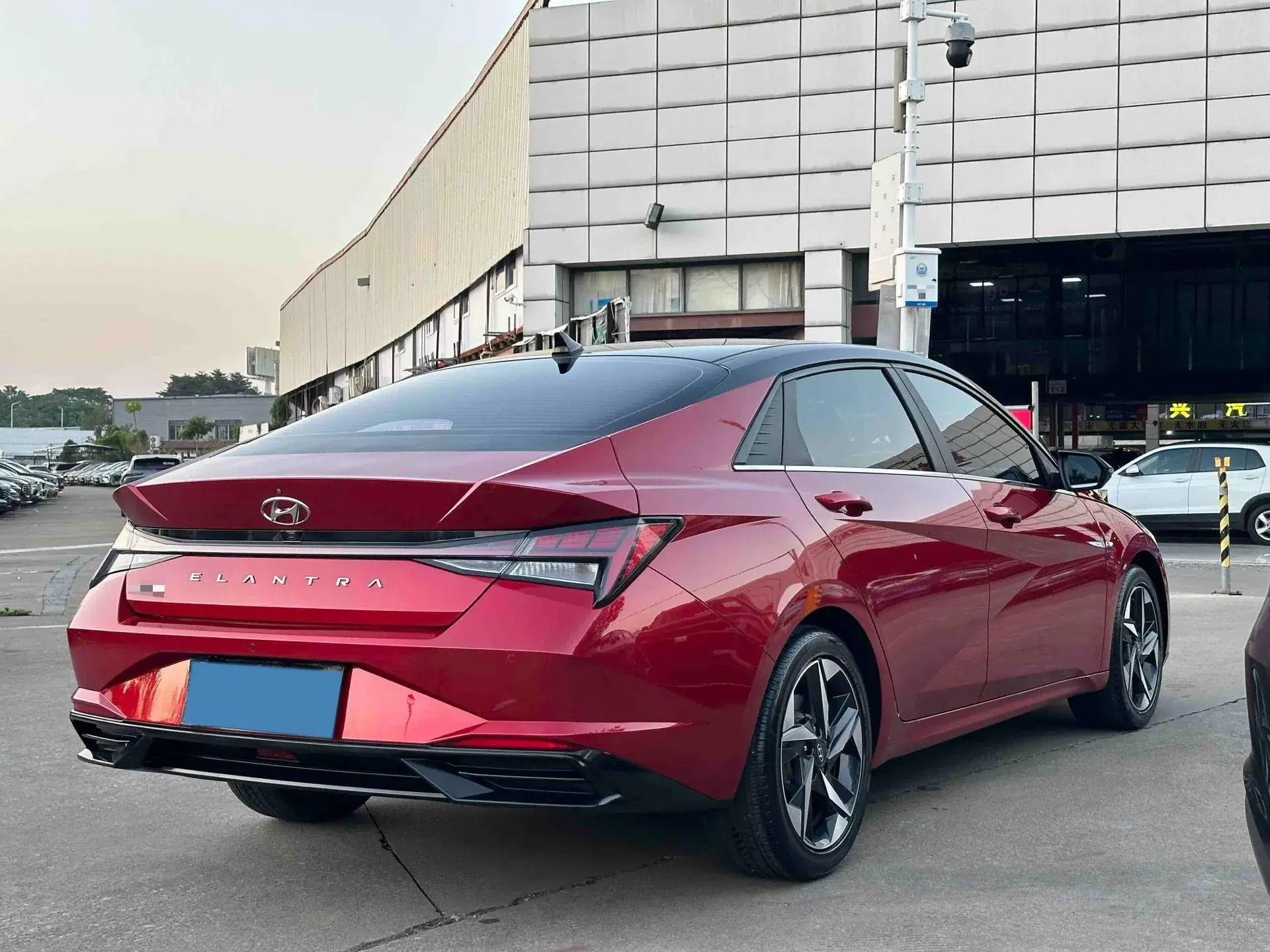 2021 HYUNDAI ELANTRA thumbnail 3