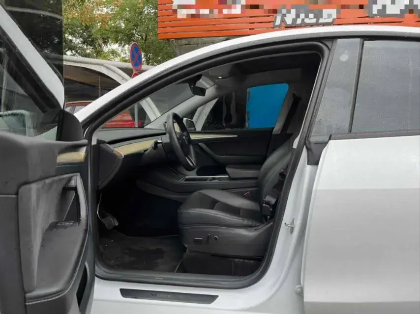 2022 TESLA MODEL thumbnail 4