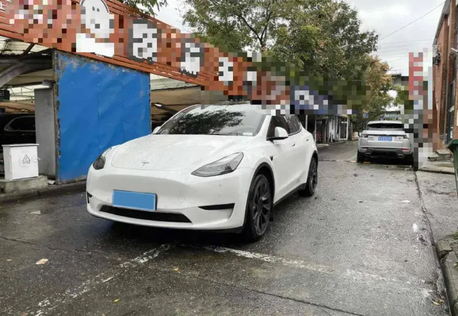 2022 TESLA MODEL view 1