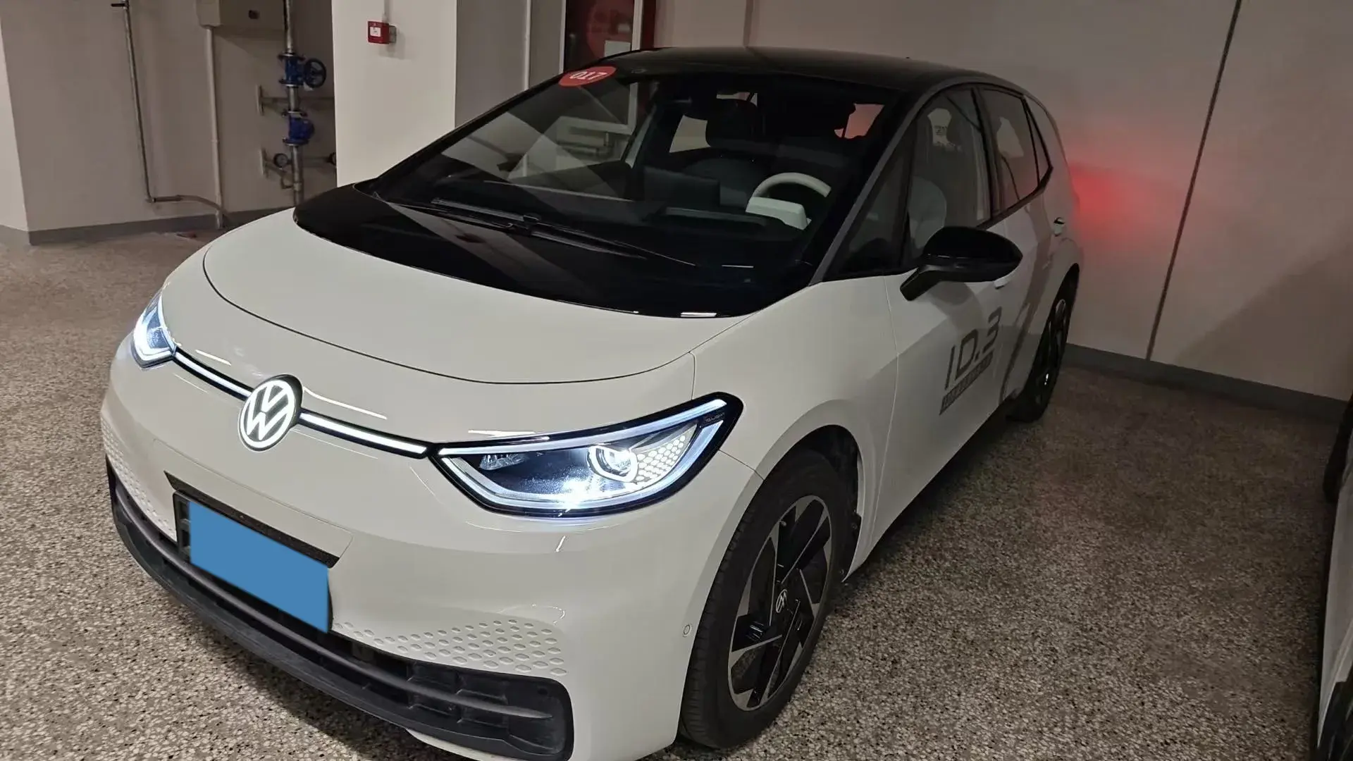 2025 VOLKSWAGEN ID.3 view 1