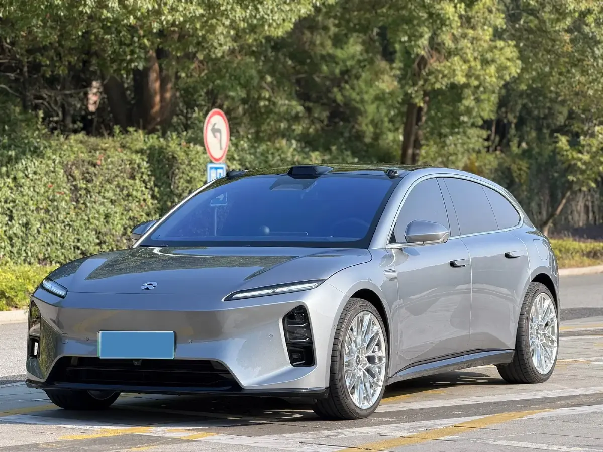 2025 NIO ET5T BEV