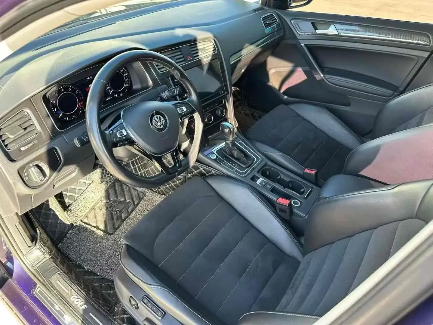 2019 VOLKSWAGEN GOLF thumbnail 4