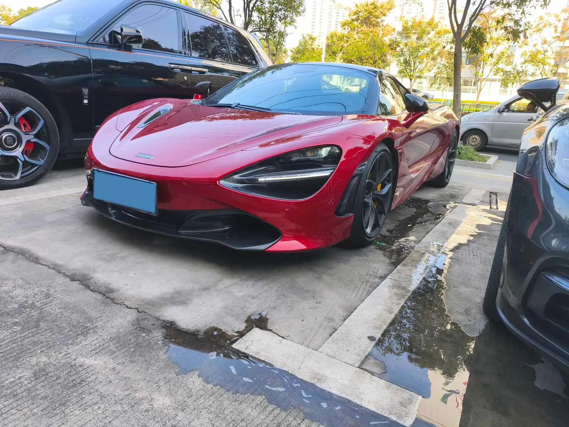 2019 MCLAREN 720S view 1