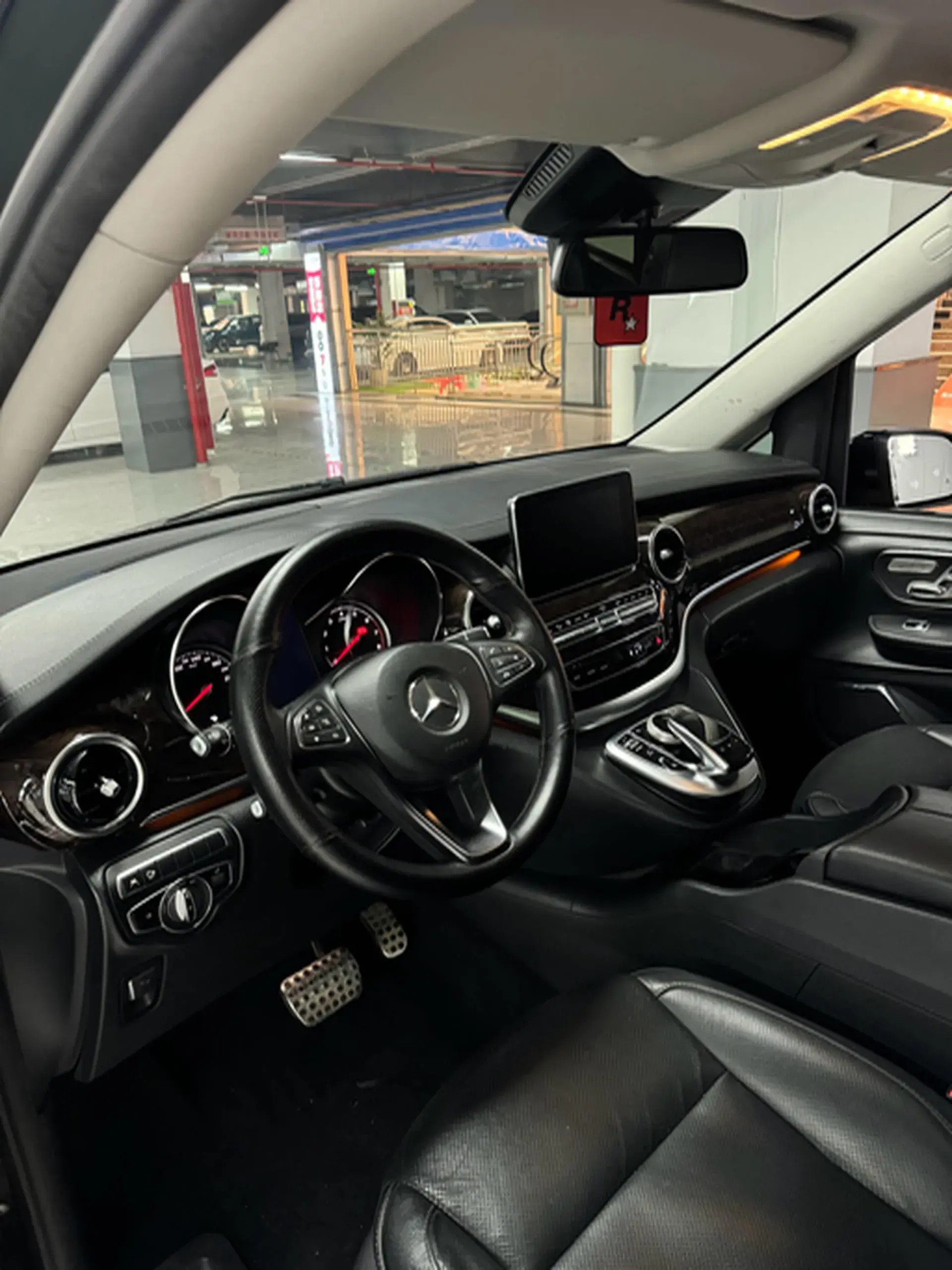 2018 MERCEDES-BENZ V thumbnail 3