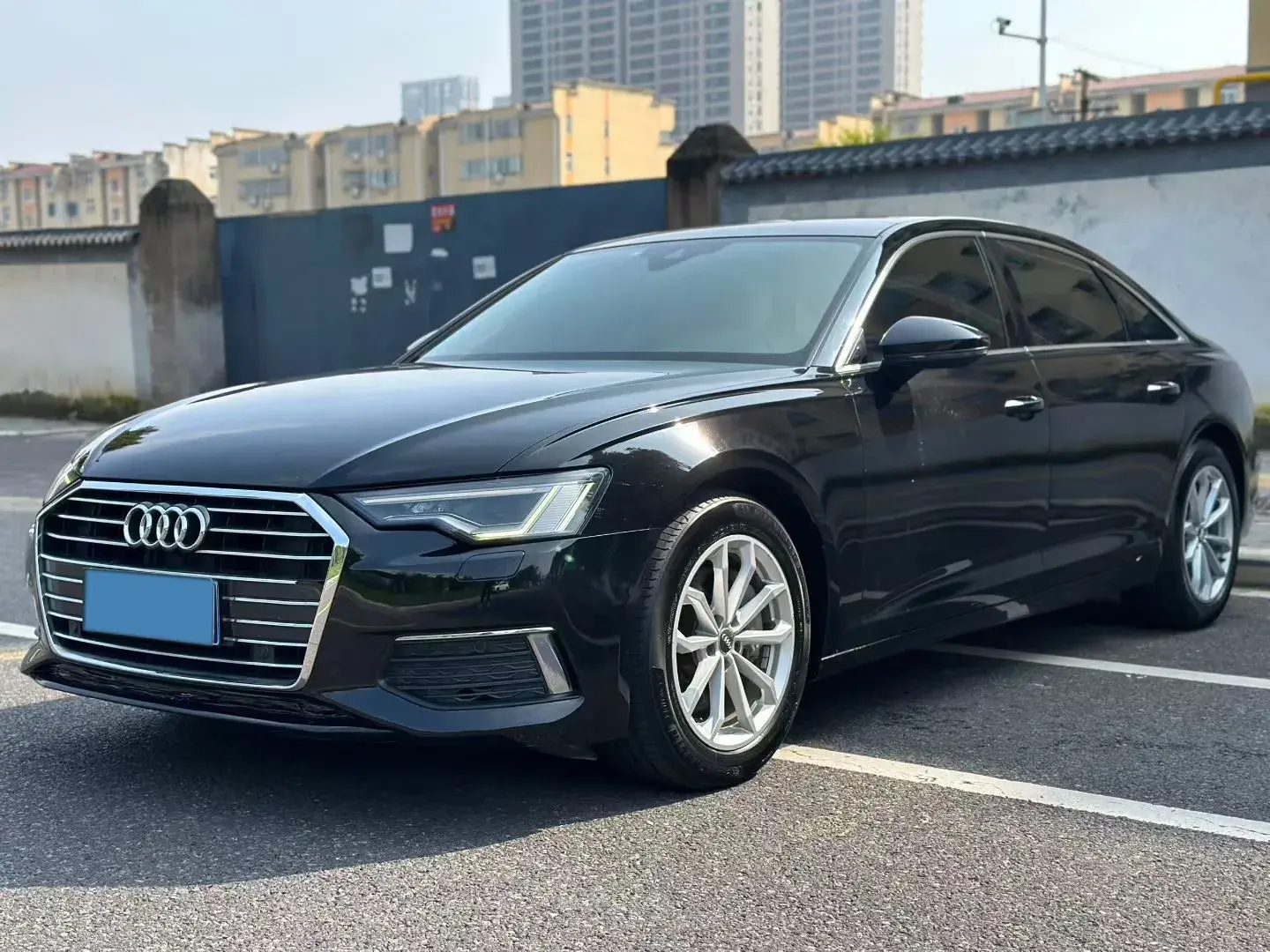 2020 AUDI A6L view 1