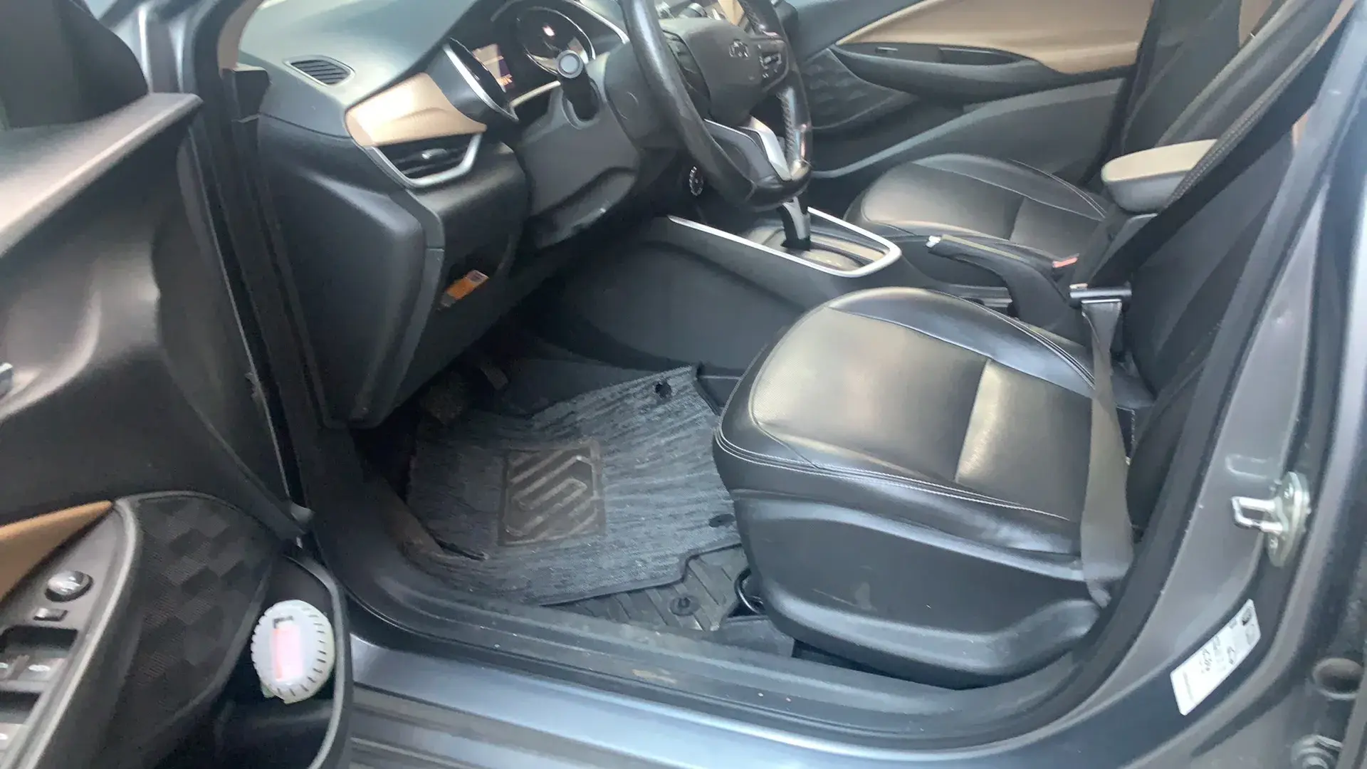 2020 CHEVROLET CAVALIER thumbnail 3