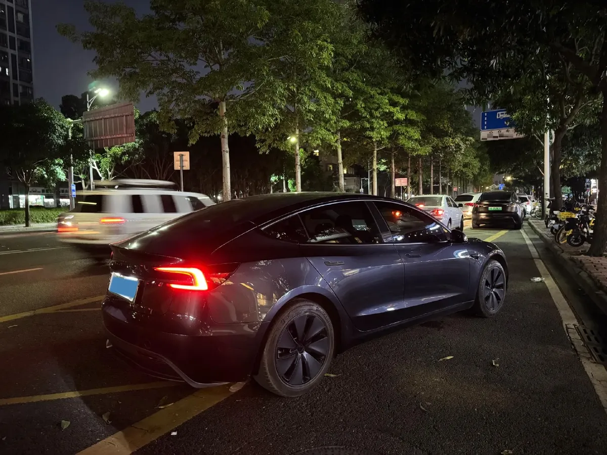 2025 Tesla Model 3 BEV 62.5KWH,autocango,china used car exporter,china ev exporter,chinese used car exporter,chinese used ev exporter