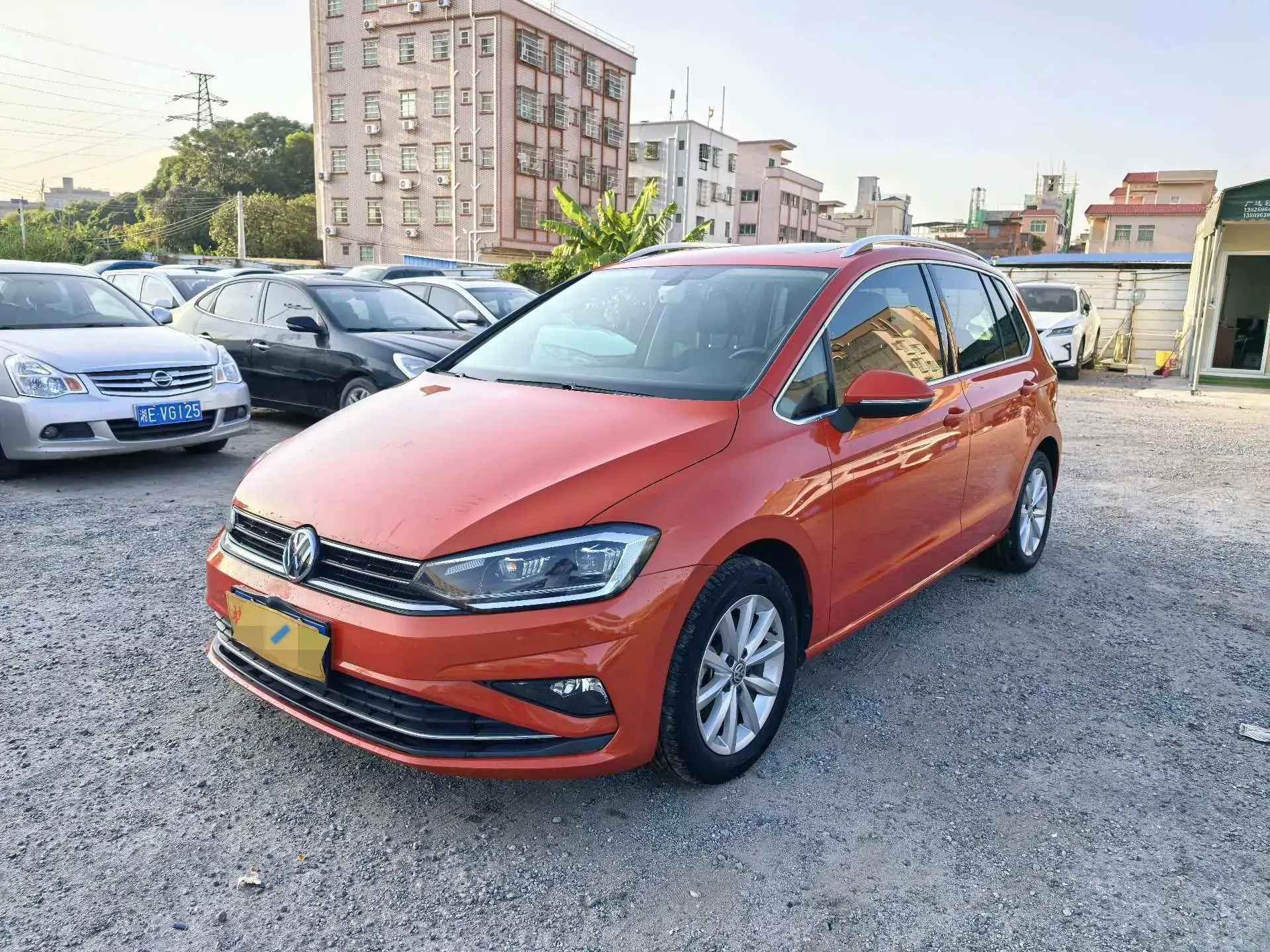 2019 VOLKSWAGEN GOLF view 1