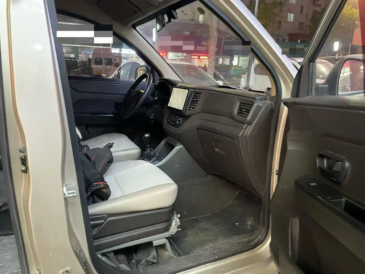 2021 WuLing HongGuang V 1.5L 99HP L4 6MT,autocango,china used car exporter,china ev exporter,chinese used car exporter,chinese used ev exporter