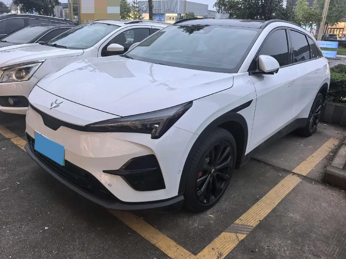 2025 ARCFOX αT5 BEV 79.2KWH