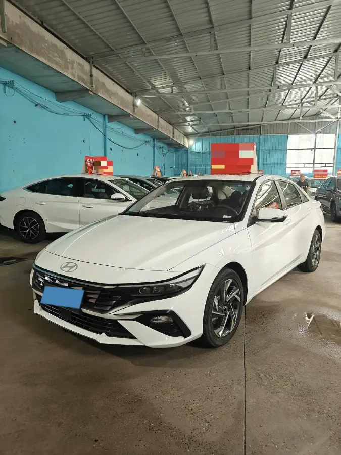 2023 Hyundai Elantra 1.5L 115HP L4 CVT