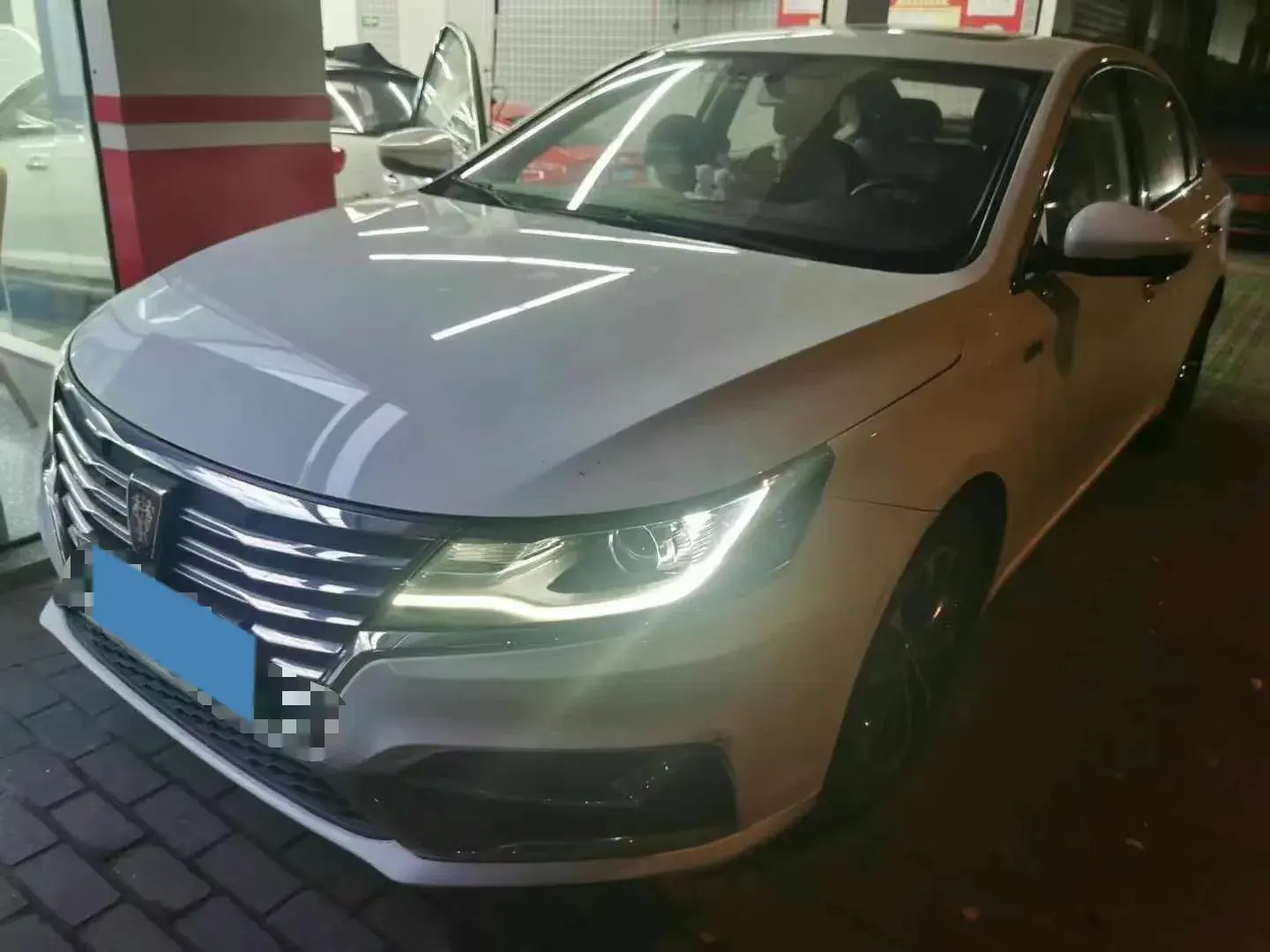 2019 ROEWE I6 view 1