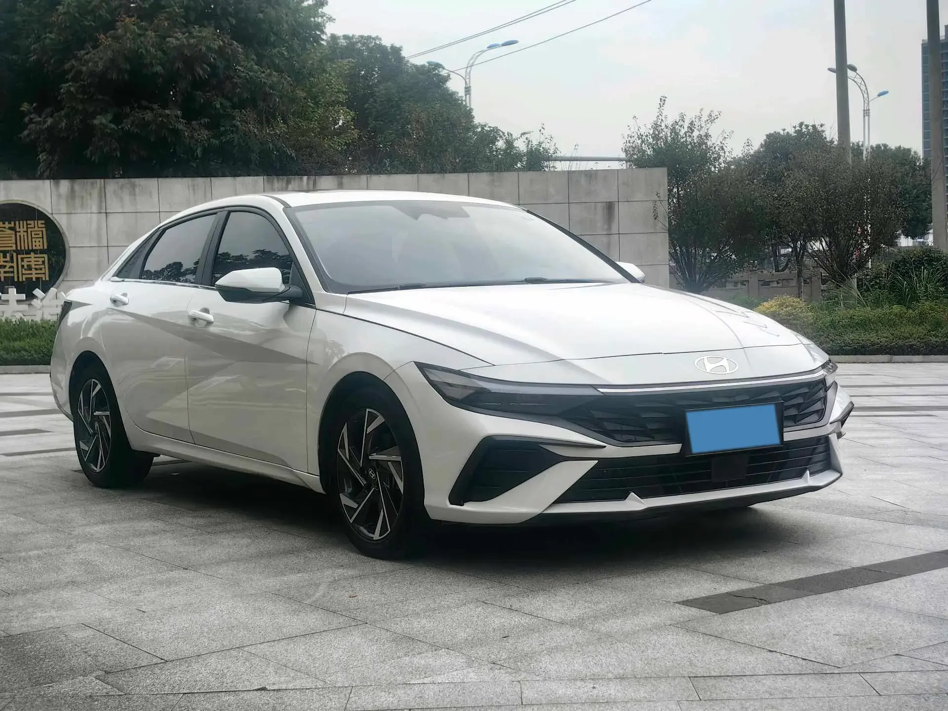 2022 HYUNDAI ELANTRA thumbnail 2