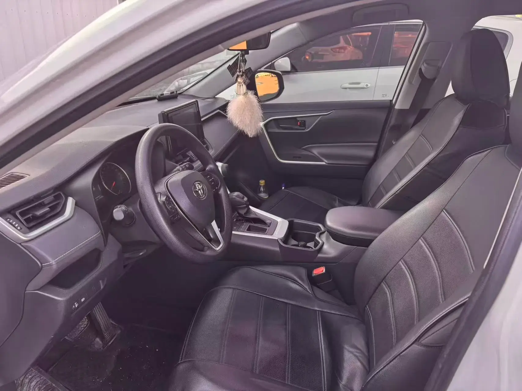 2022 TOYOTA RAV4 thumbnail 4