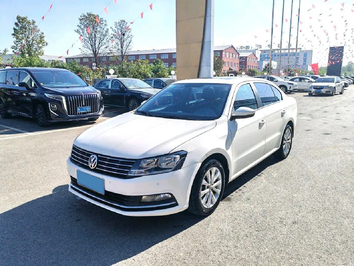 2017 VOLKSWAGEN LAVIDA thumbnail 2