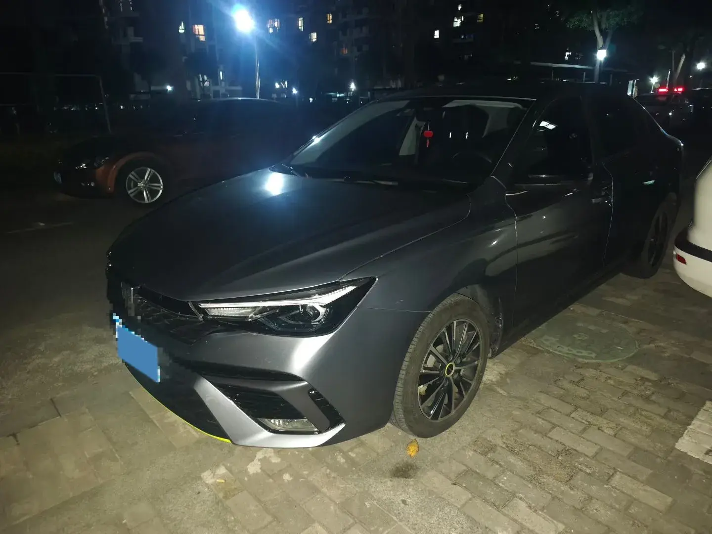 2021 ROEWE I5 view 1