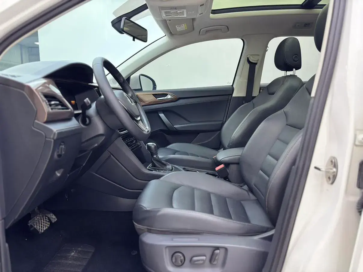 2022 VOLKSWAGEN THARU thumbnail 4