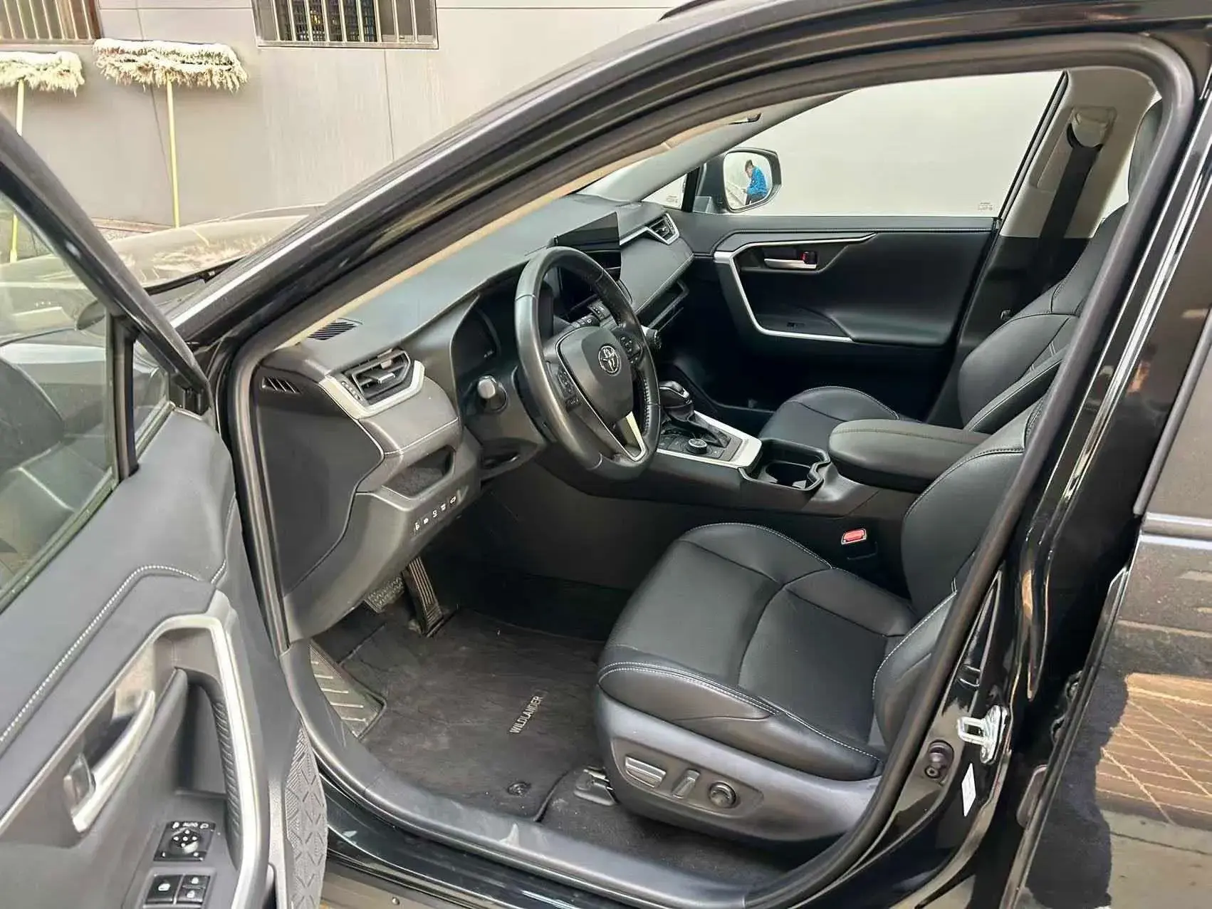 2023 TOYOTA WILDLANDER thumbnail 4