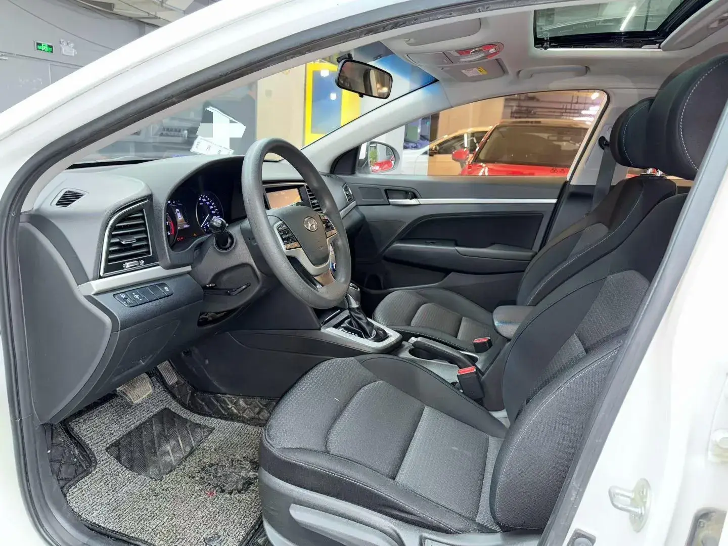 2016 HYUNDAI ELANTRA thumbnail 4