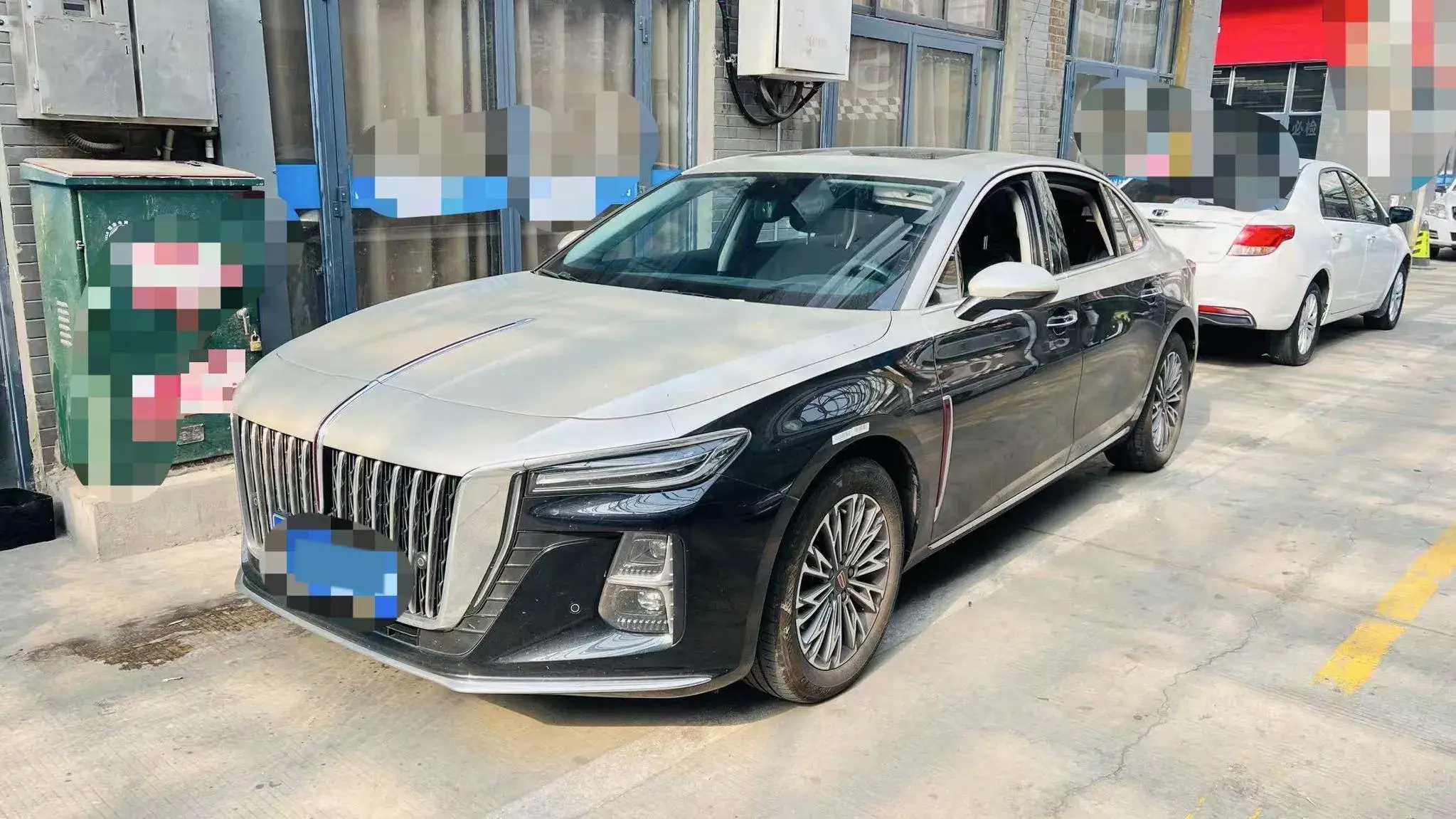 2023 HONGQI H5 view 1