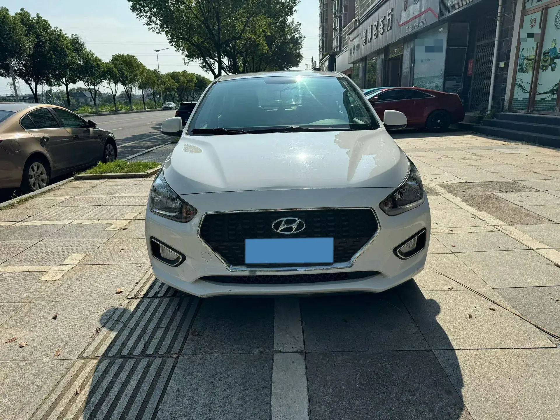 2017 HYUNDAI REINA thumbnail 2