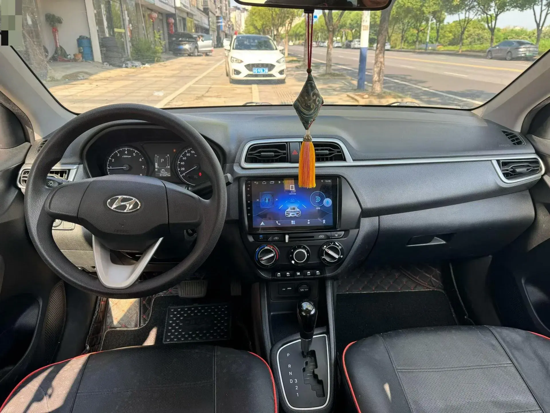 2017 HYUNDAI REINA thumbnail 4